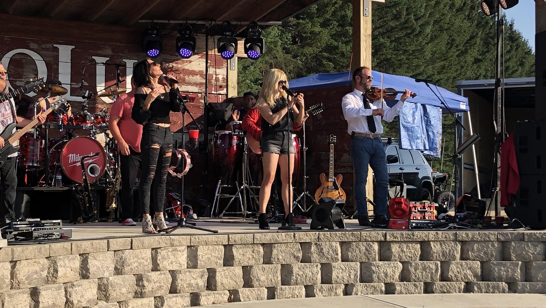 Milwaukee Tool Shed Band at SoLu Estate Winery The ALS Association